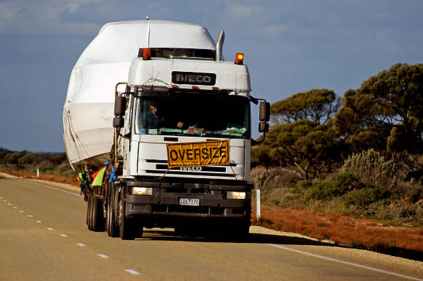 duże australian ciężarówka - asphalt truck transportation mode of transport zdjęcia i obrazy z banku zdjęć