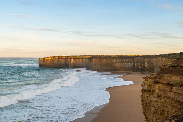 londyn most, great ocean road, wiktoria, australia - london arch great ocean road cliff australia zdjęcia i obrazy z banku zdjęć