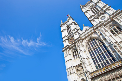 Abadía de Westminster y cielo azul photo