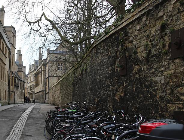 istock Old streets of Oxford, UK 495716735
