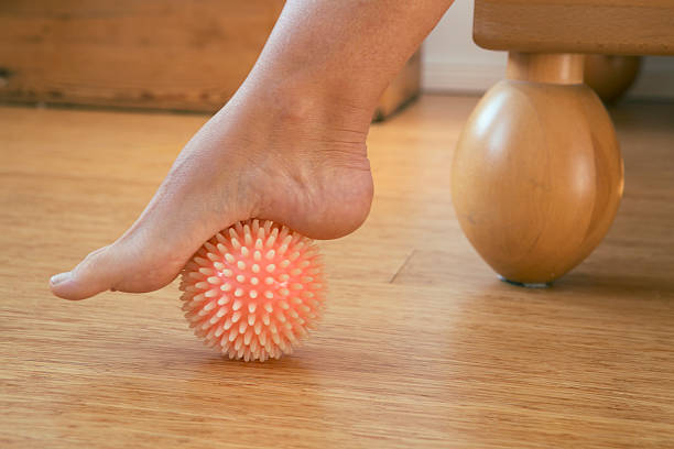 풋 마사지 ball - reflexology human foot spa treatment health spa 뉴스 사진 이미지