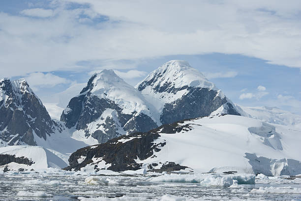 istock The mountains of the Antarctic - 3. 495737055
