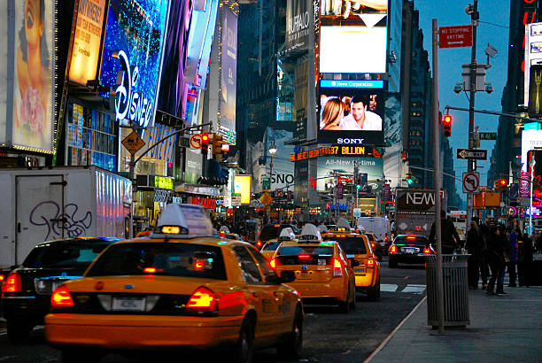 таймс-сквер нью-йорк - eastman kodak company фотографии стоковые фото и изображения