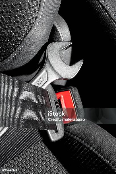 Cintura Di Sicurezza Con Chiave - Fotografie stock e altre immagini di Cintura di sicurezza - Cintura di sicurezza, Riparare, Attrezzatura