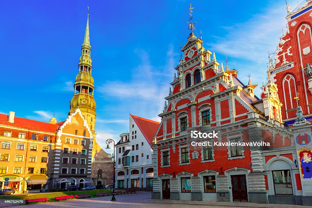 City Hall Square, na antiga cidade de Riga, Letônia - Foto de stock de Riga royalty-free