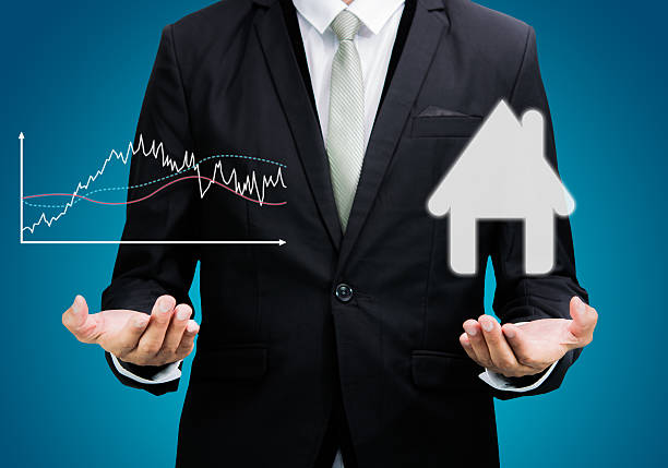 istock Businessman hand drawing a graph Isolated 495756983