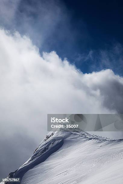 Pico Da Montanha - Fotografias de stock e mais imagens de Alpes Europeus - Alpes Europeus, Alto - Descrição Física, Ao Ar Livre