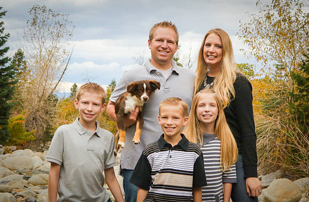 istock Fall Family Photograph 495759372
