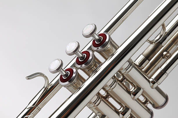 trompete prata detalhe - trumpet valve close up flugelhorn - fotografias e filmes do acervo