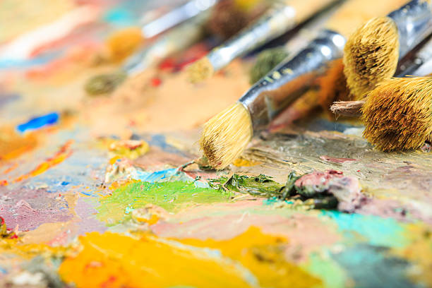 istock oil drawing board with pen 495777192