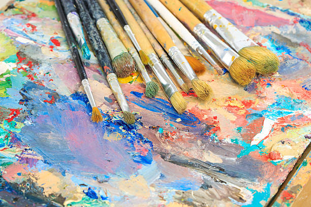 istock oil drawing board with pen 495777228