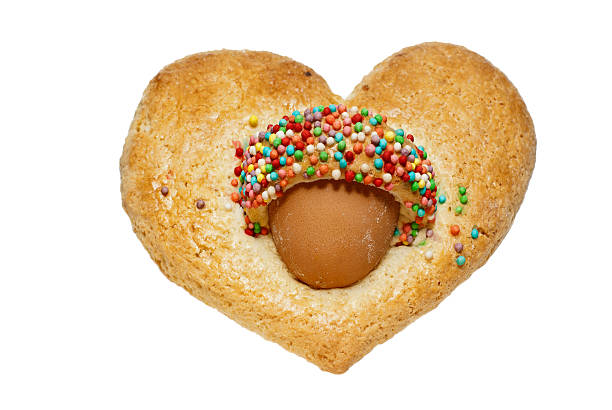 słodkie ciastko w kształcie serca z jaj - italian culture chocolate candy chocolate truffle zdjęcia i obrazy z banku zdjęć