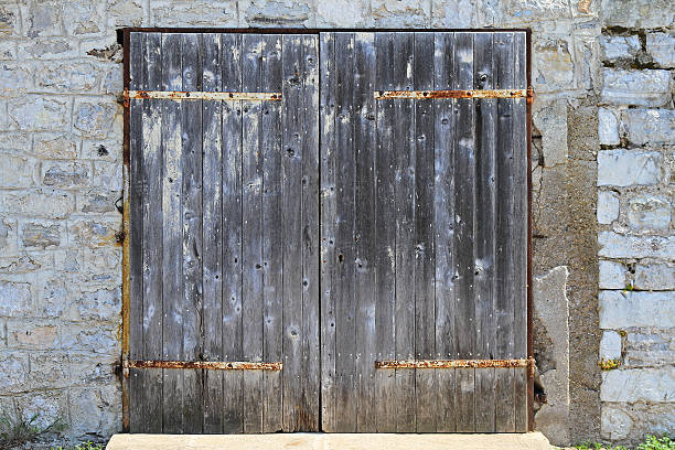 istock Grunge garage door 495842764