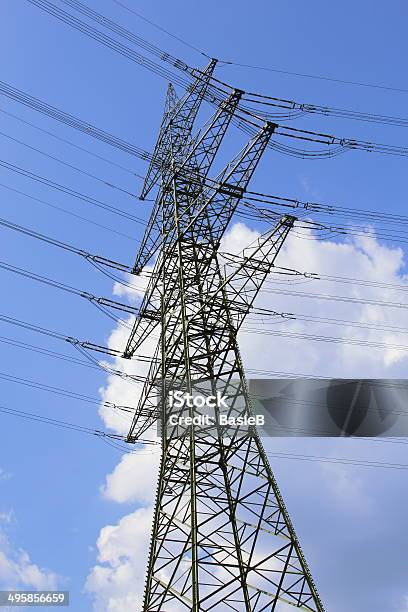 High Voltage Tower Stockfoto und mehr Bilder von Baugewerbe - Baugewerbe, Blau, Elektrizität