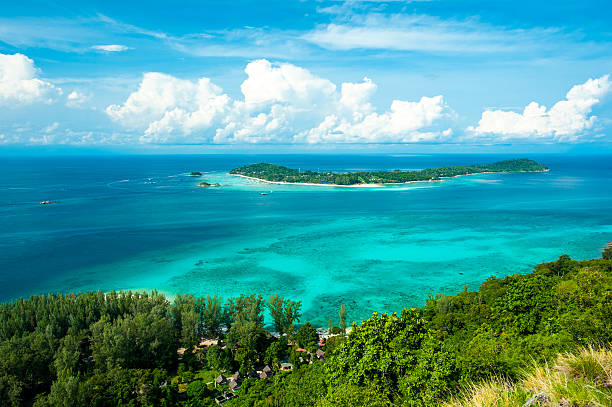 istock Viewpoint Chado cliff on Koh Adung, Satun Thailand 495868660