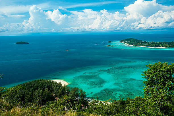 istock Viewpoint Chado cliff on Koh Adung, Satun Thailand 495870202