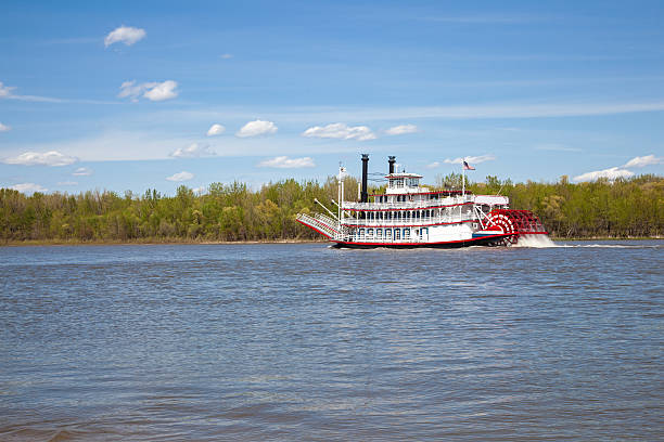 istock Paddle Wheel Riverboat on the Illlinois River 495870215