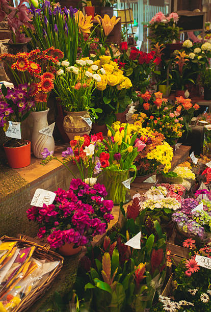 istock The flower market 495908496