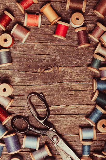 a costura retro - sewing tailor thread sewing kit imagens e fotografias de stock