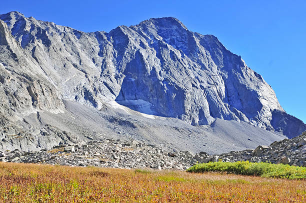 capitol peak e o "faca borda", colorado fourteener - capitol - fotografias e filmes do acervo