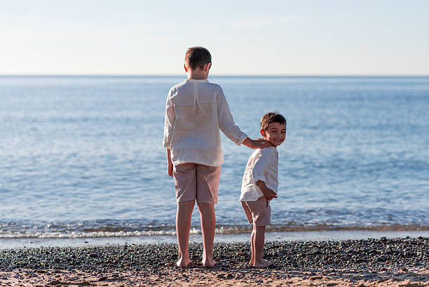 istock Children on the Beach 3 495925608