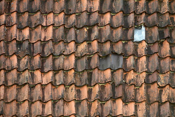 Old Roof Old Roof dachpfannen stock pictures, royalty-free photos & images
