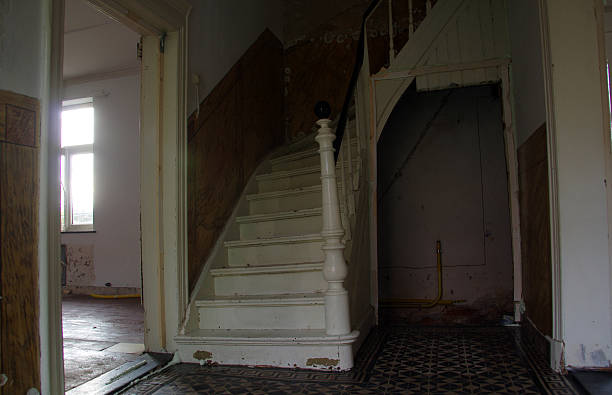 istock Old farmhouse corridor 495929636