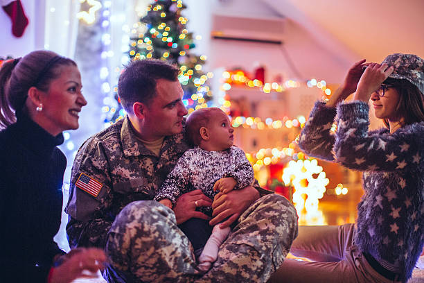 istock Daddy soldier's home for Christmas 495947964