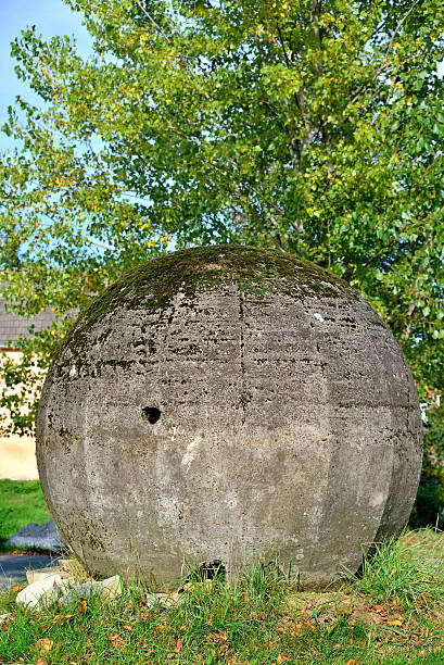 ball bunker von world war 2 - miltary stock-fotos und bilder