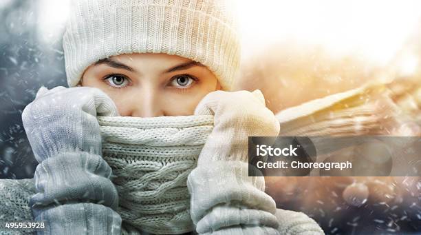 En Invierno Foto de stock y más banco de imágenes de Invierno - Invierno, Cara humana, Frío