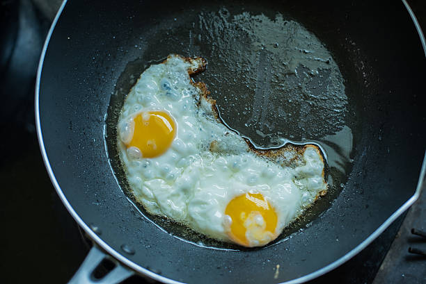 istock Thailand food, Hot omelet in pan 495958812