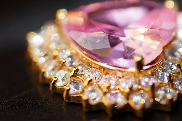istock Jewel pink heart crystal surrounded by small diamonds 496031353