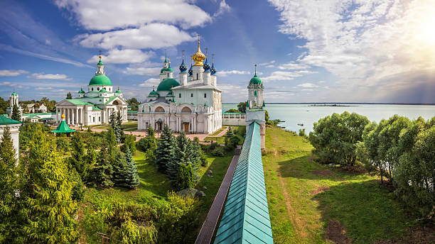Rostov beautiful The classical view of the monastery in Rostov the Great and Nero lake golden ring of russia photos stock pictures, royalty-free photos & images