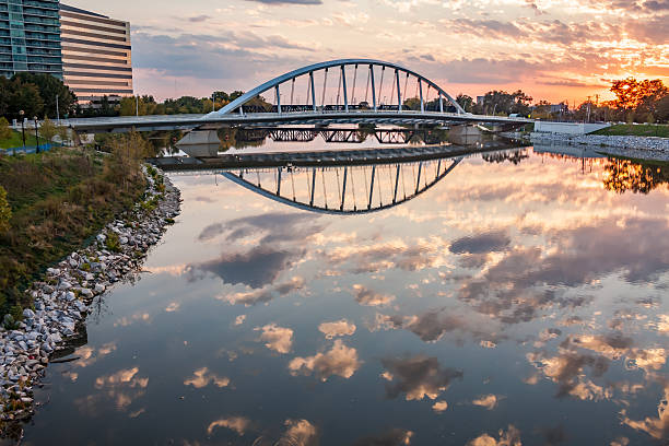 istock Columbus Ohio Main Street Bridge Sunset Cloudscape Scioto River HDR 496063400