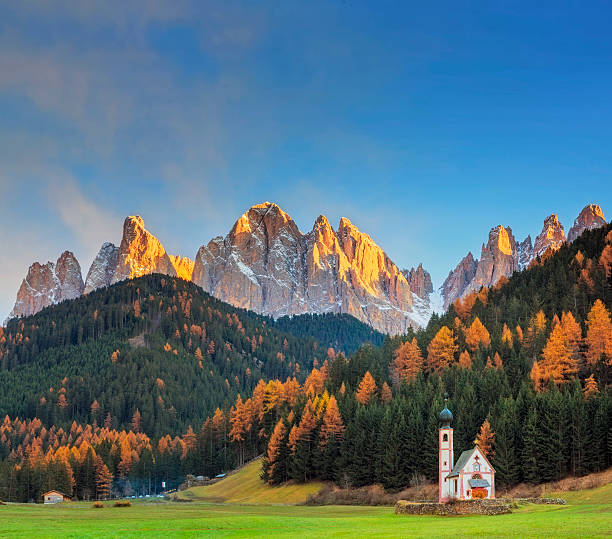 Val di Funes, San Giovanni Church & Dolomites, Italy Italy, Dolomites, Val di Funes, Villnöss alto adige italy stock pictures, royalty-free photos & images