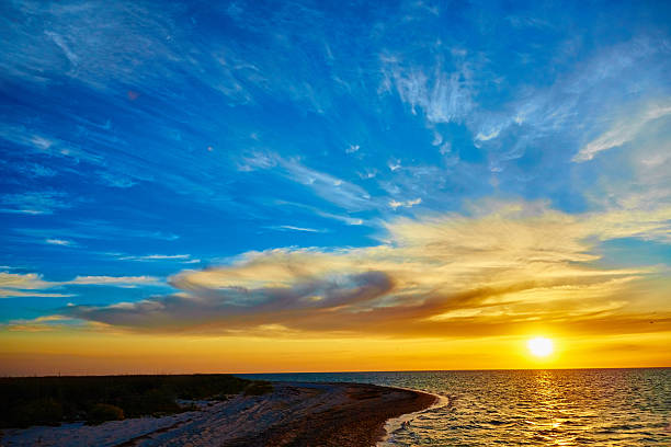 istock Sunset over the ocean 496075674