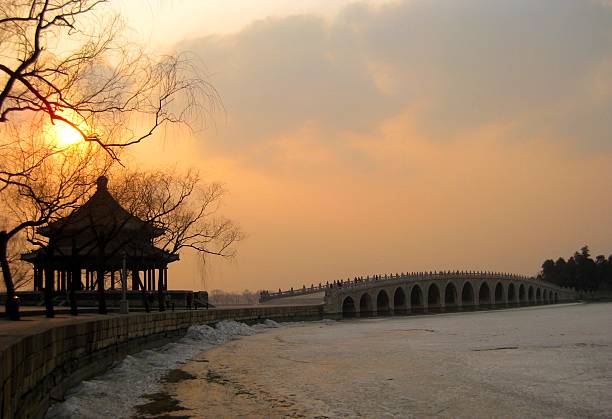 베이징 summer palace 동절기의 선셋 - awe summer palace china beijing 뉴스 사진 이미지