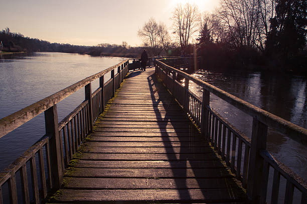 istock Bridge over the Thames one winter morning 496154922