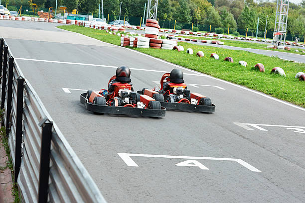 la competencia para niños karting - motor racing track sports race car motorized sport fotografías e imágenes de stock