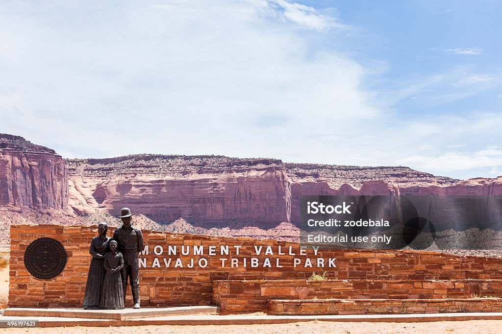 Vallée de Monument emblématique panneau d'entrée, États-Unis - Photo de Admirer le paysage libre de droits