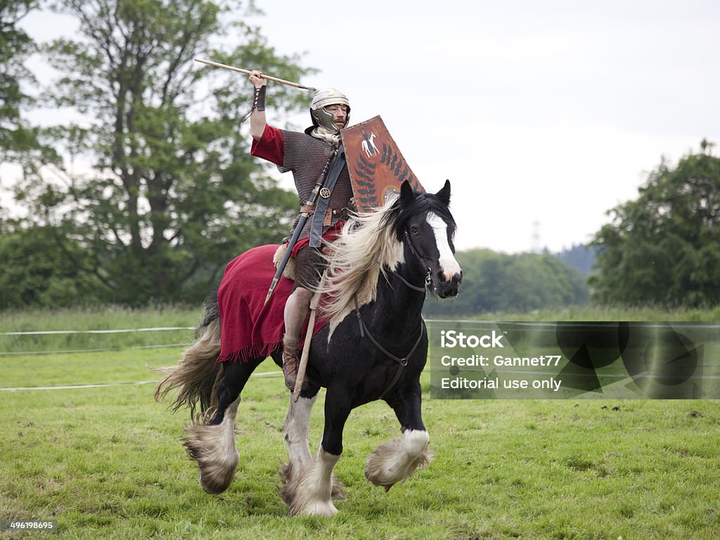 Cavalleria soldato romano con Short Spear - Foto stock royalty-free di Centurione