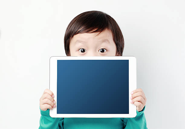 남자아이, 태블릿 - ipad 3 이미지 뉴스 사진 이미지