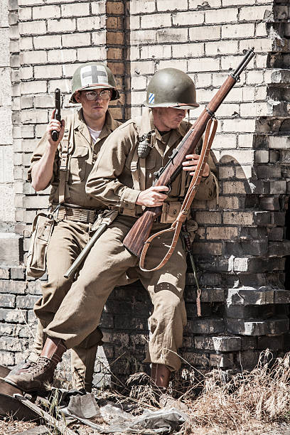 istock Soldiers Taking Cover 496203722