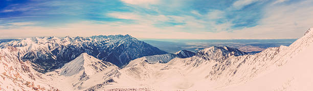 wunderschöne landschaft der berge. - european alps mountain mountain peak rock stock-fotos und bilder