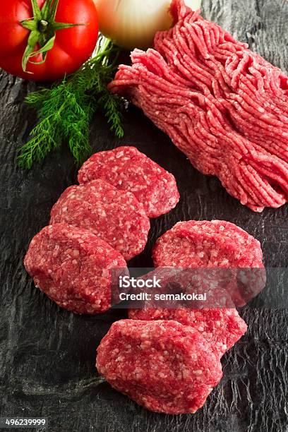 燻製肉 - すねのストックフォトや画像を多数ご用意 - すね, まな板, カットアウト