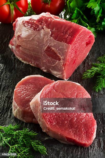 Carne Foto de stock y más banco de imágenes de Alimento - Alimento, Asado - Alimento cocinado, Asado de carne al horno