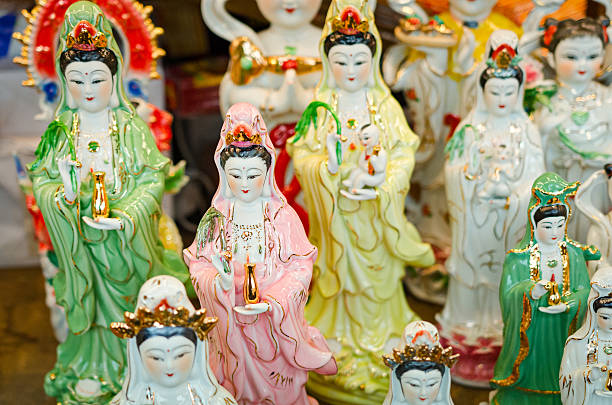 istock Bangkok (Thailand), Amulets and Talismans market 496253490
