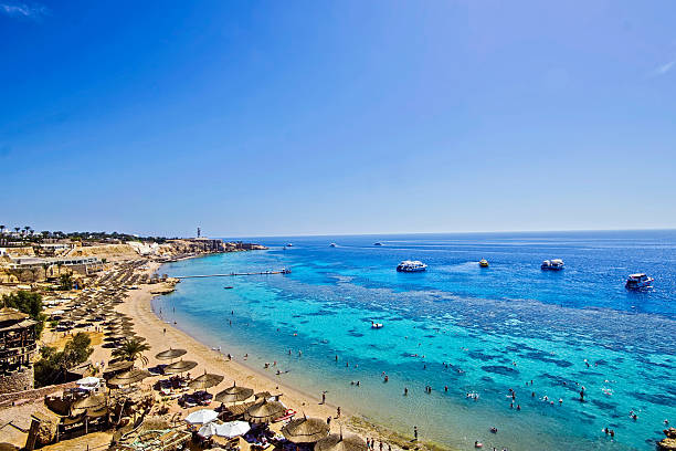пляж в шарм-эль-шейх - sinai peninsula стоковые фото и изображения