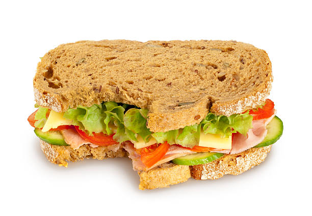 bitten świeże kanapki (ścieżka odcinania w zestawie) - portion turkey sandwich close up zdjęcia i obrazy z banku zdjęć