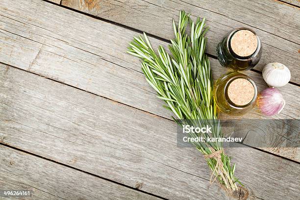 Hierbas Especias Y Condimento Foto de stock y más banco de imágenes de Aceite de oliva - Aceite de oliva, Aceite para cocinar, Aderezo